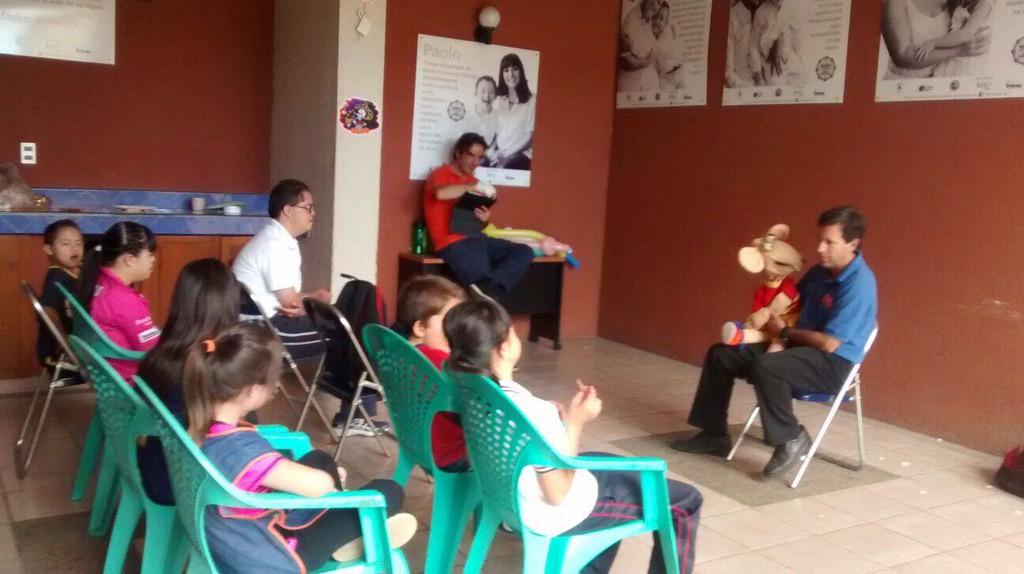 DonasDown's tweet photo. El viernes pasado nos visitó Figus Puppets Show para compartir lindas sonrisas con nuestros pequeños. http://t.co/jqRE0Ww9dC