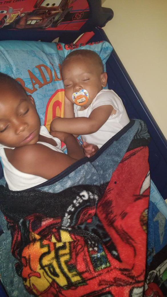 brittanyyoung17's tweet photo. How my babies fell asleep tonight #MamasB💙YSForever ..... http://t.co/bod0UhKW2A
