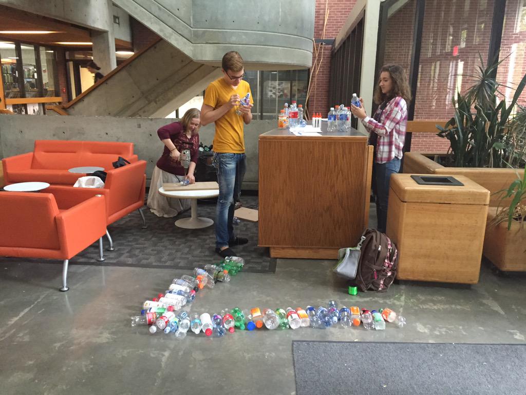 EGB_BSU's tweet photo. Thank you to our members who helped assemble our recycled pavilion today! #USGBC #ballstatecap #ballstate #repurpose http://t.co/oI6XMwf7Kr