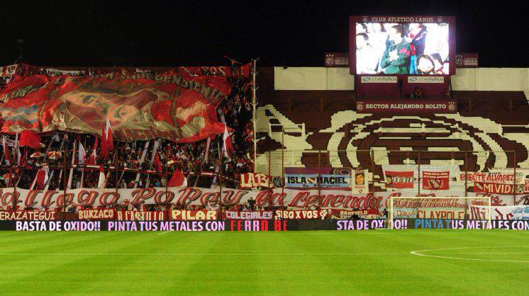 ElTravesanho's tweet photo. Volvieron los visitantes al fútbol argentino con @CANOBoficial y @Independiente #PeroQueVivaElFutbol http://t.co/NltEpf5SgV