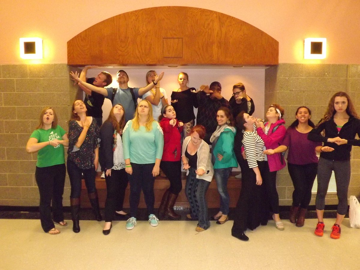 JMUOperaGuild's tweet image. Presenting our lovely General Body... #JMU #Opera #MusicalTheatre #Music #OPERAtionAwesome