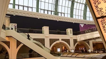 channel4dubai's tweet photo. The #iPhone6s comes out in the #UAE on Oct 10.. But does that mean we get an #UAEAppleStore? http://t.co/F3r6bVEo0q http://t.co/SnTwYkzkoC