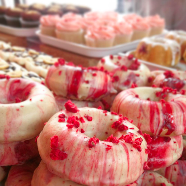 AboutTimeMag's tweet photo. London’s BEST gluten-free bakes. Hello, Tuesday: http://t.co/EkAPdi5QwC http://t.co/rccPfvlZDY