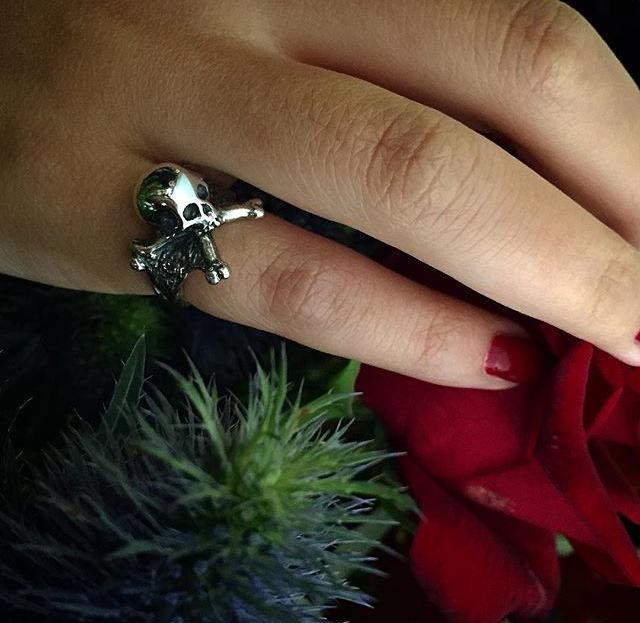 Skull/Crossbones Toe Ring Sterling Silver | Kay