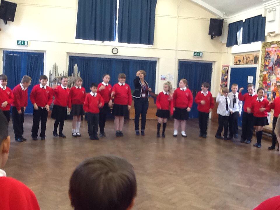 MissEdwardsRP's tweet photo. Enjoying some live music with Olivia Gomez &amp; Ben Pinnow (@year6) http://t.co/ijBwWXHqsM