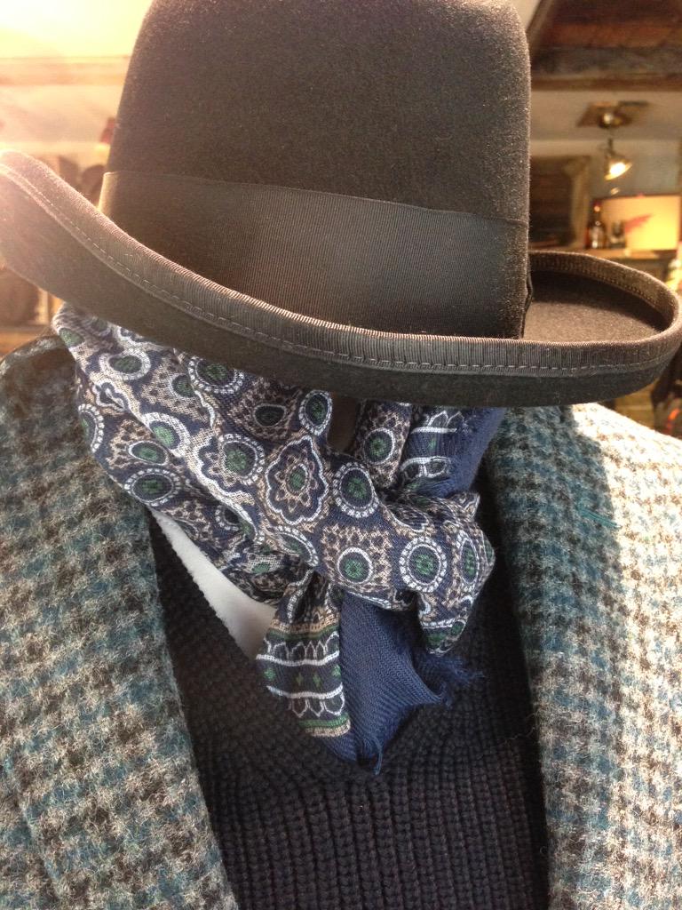 HeroesRichmond's tweet photo. Keep the chill out this autumn with this #nice #combo #hollandesq #jacket #v-neck #knit #nickbronson #scarf # bailey http://t.co/U0oP5eOYHB