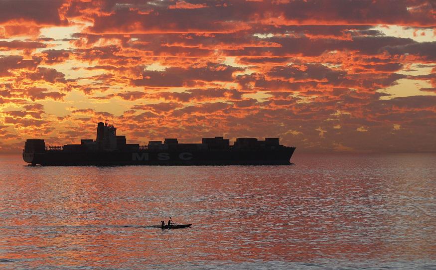 wef's tweet photo. What can the #NewSilkRoad do for global #trade? @beyondbrics http://t.co/BTghpZ0Nt5 #China http://t.co/BJa0Zna0Pn