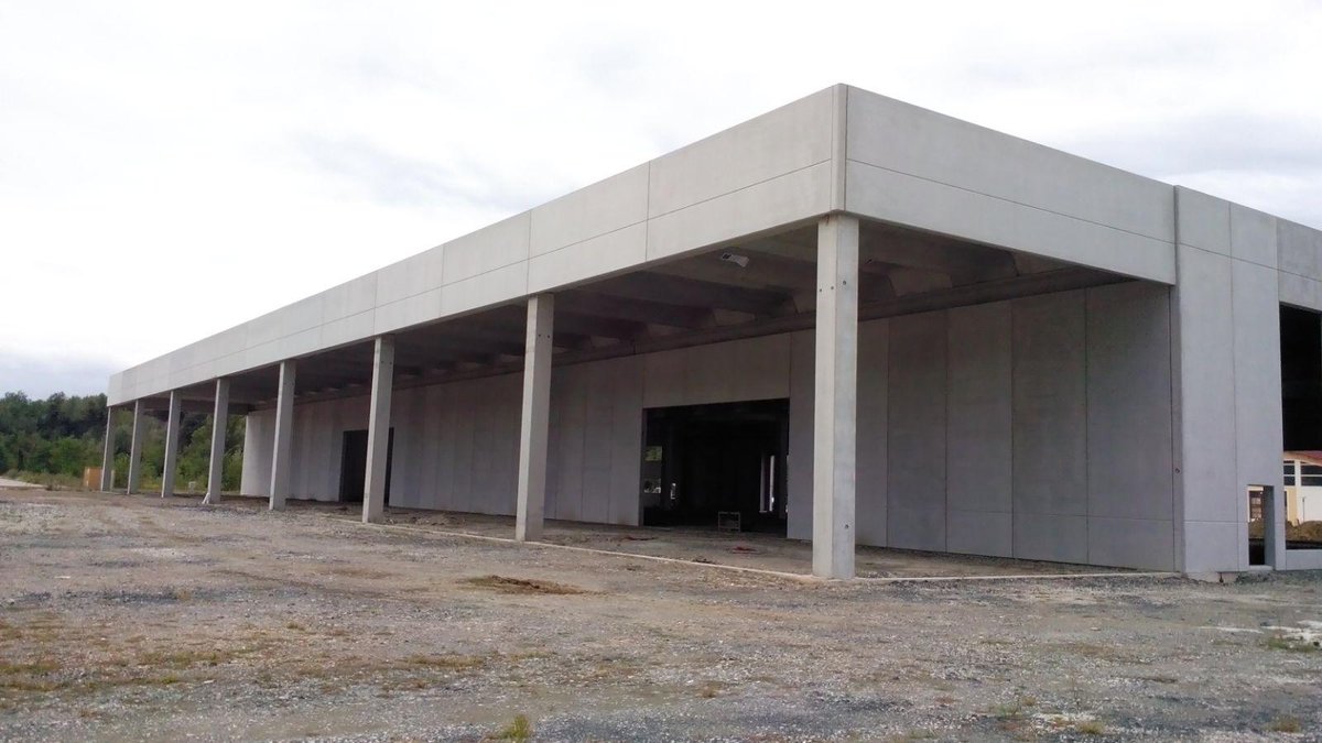 ManiniPrefab's tweet photo. Roncofreddo (FC) Capolavori in corso per Grillo SpA
#macchineagricole #edificidelfuturo #ondal http://t.co/r8YYKyzzB1