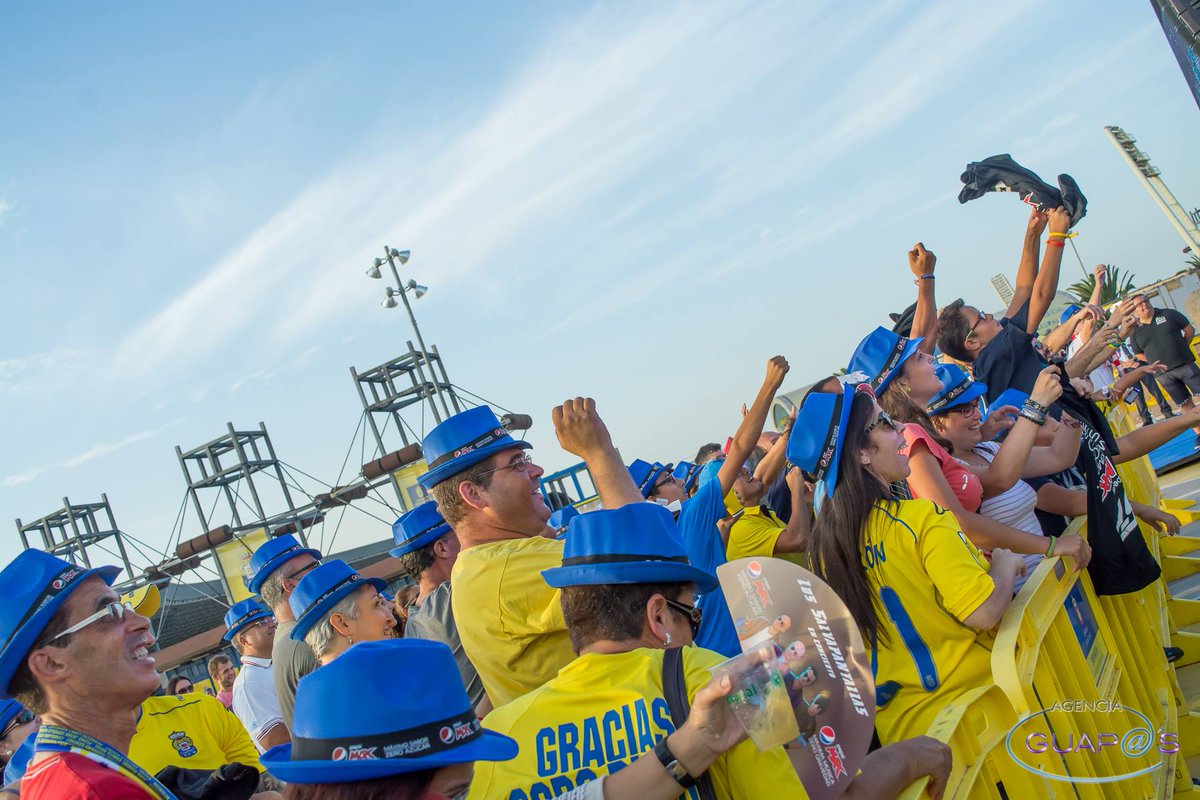 AGENCIAGUAPOS's tweet photo. Fan Zone Unión Deportiva Las Palmas Parte II
Pepsi Max Zero Azúcar
Agencia Guap@s. @NoeeRC87
648449574 - 928272597 http://t.co/kjnYKIL6L7