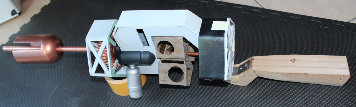 props_factory's tweet photo. Tau cannon fit test :) it's a huge 90cm
@BlackMesaDevs @BenjaminCombes1 #halflife #prop @replica http://t.co/6HY03VSIRC