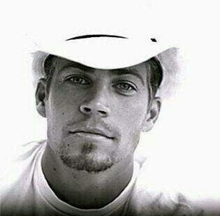 paulwalker4eva's tweet photo. Rippw love you forever Rippw http://t.co/NM3mtYuShD