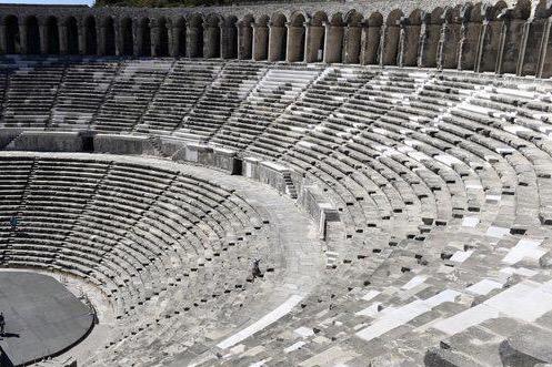 Guclumete's tweet photo. Aspendos "bembeyaz mermerlerle" restore edildi ! http://t.co/Ol0lvzK3pF