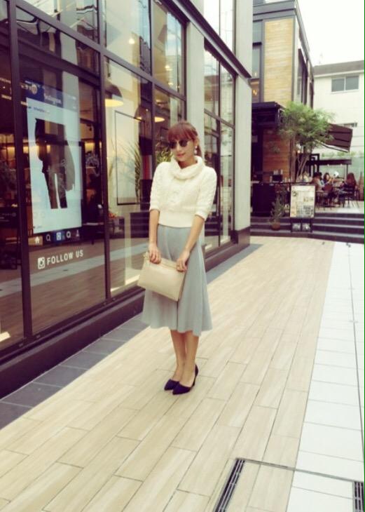 maneshitai_code's tweet photo. 【三浦あくり】
トップス→snidel
ワンピース→snidel
シューズ→heather
サングラス→Ray-ban

真似したいと思ったらRT♡ https://t.co/v6YBHffn0g