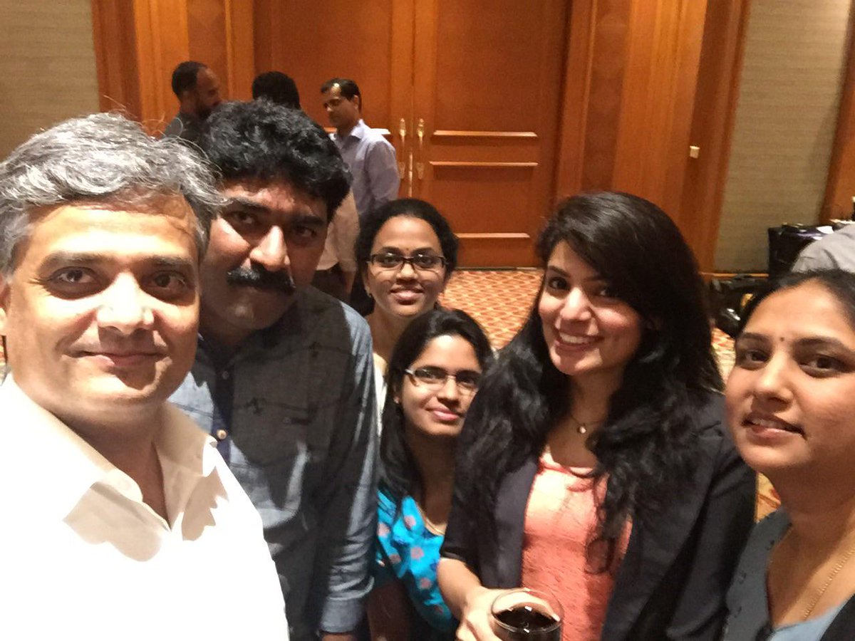gozenoti's tweet photo. #TeamZenoti with @vikramBhatt2706 @enrichsalon at #PowerUp #Mumbai http://t.co/Gp3kDr7zkq