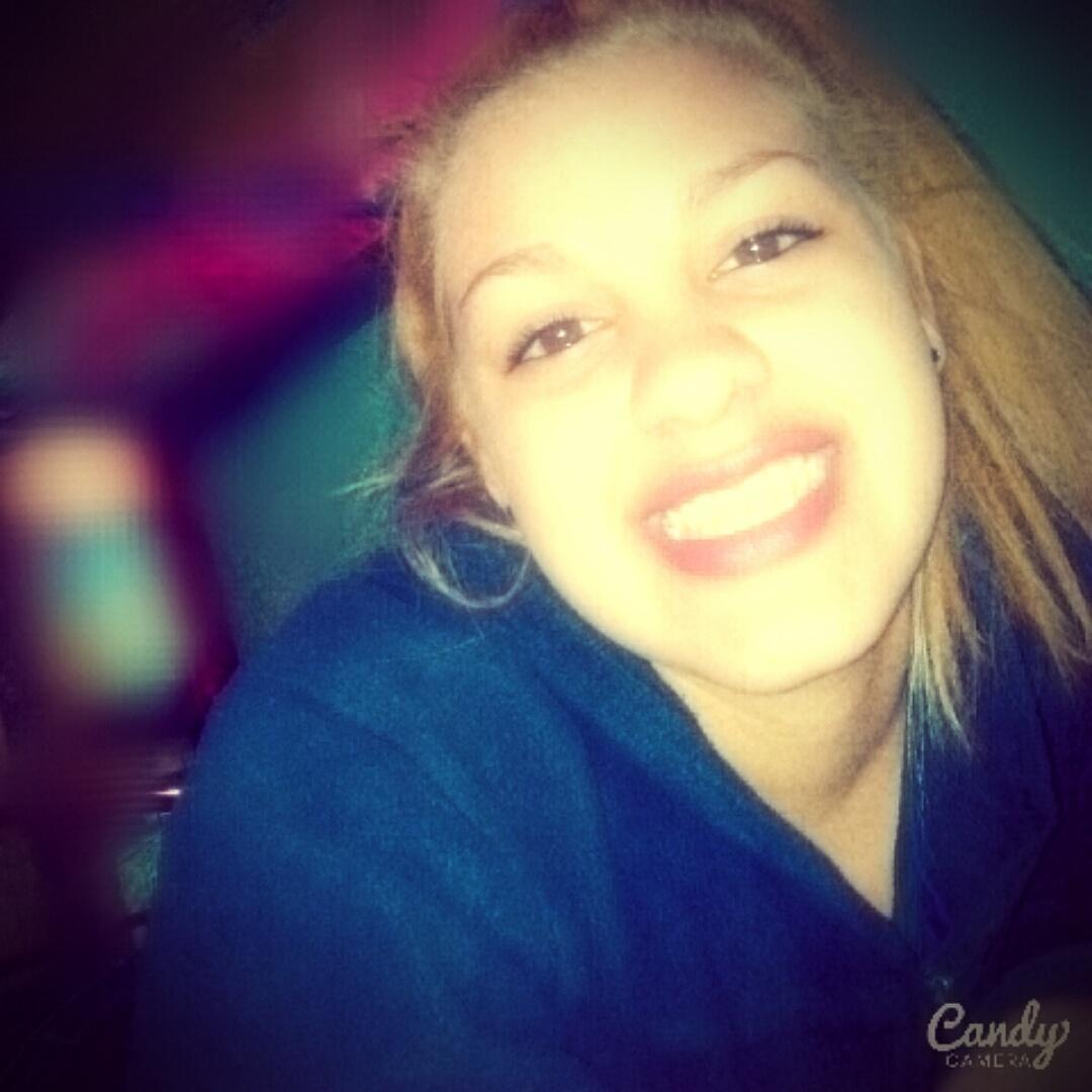 IngridInstituto's tweet photo. Las Miradas Delatan ��
#Cachetes #Sonrisa #UnaFea ♡ http://t.co/uiTbqiZzD9