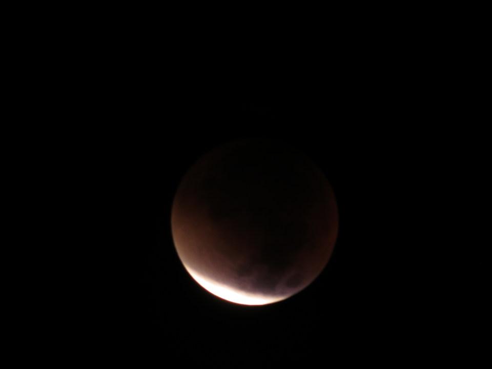 damascus's tweet photo. #Bloodmoon, as seen from #Damascus, #Syria
#قمر_الدم كما شوهِدَ من #دمشق، #سوريا http://t.co/JKsNxB8xrI