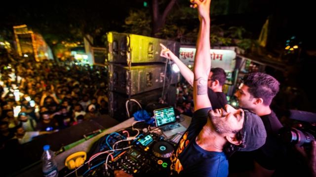 .<a href="/NUCLEYA/">NUCLEYA</a>'s Bass Rani caused a dance epidemic in Mumbai last week. Here's what went down: mtv.tl/1ODAQSz