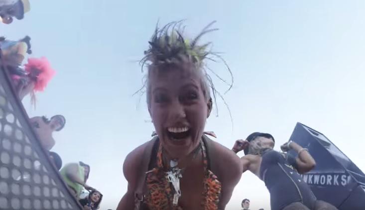 NotizieCuriose_'s tweet photo. #GoPro si sgancia da drone, quello che accade dopo è incredibile – #video #illuminava http://t.co/Oq8AJlmaHX http://t.co/9ozzPJrMZk