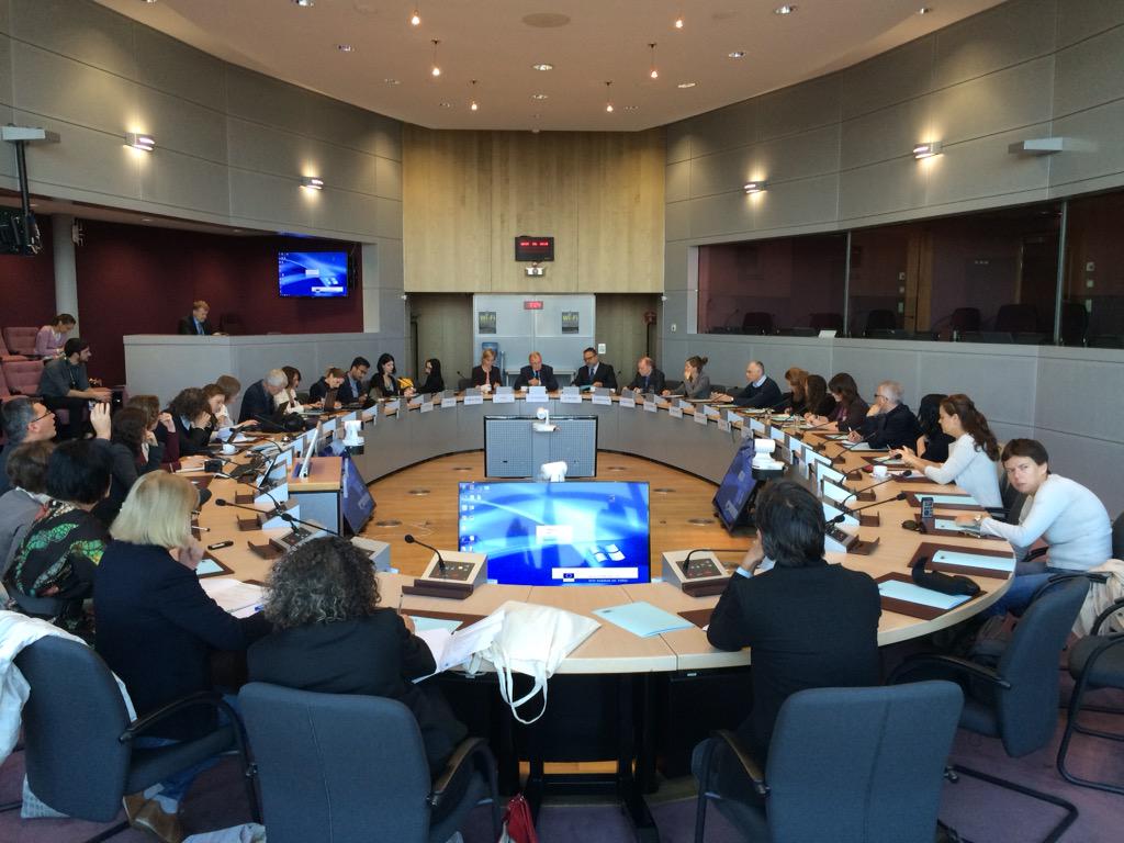 V_Andriukaitis's tweet photo. Meeting journalists from #EU to discuss #EUPharma50  #antimicrobials #health within #refugeecrisis http://t.co/qe9OwhQe1Y