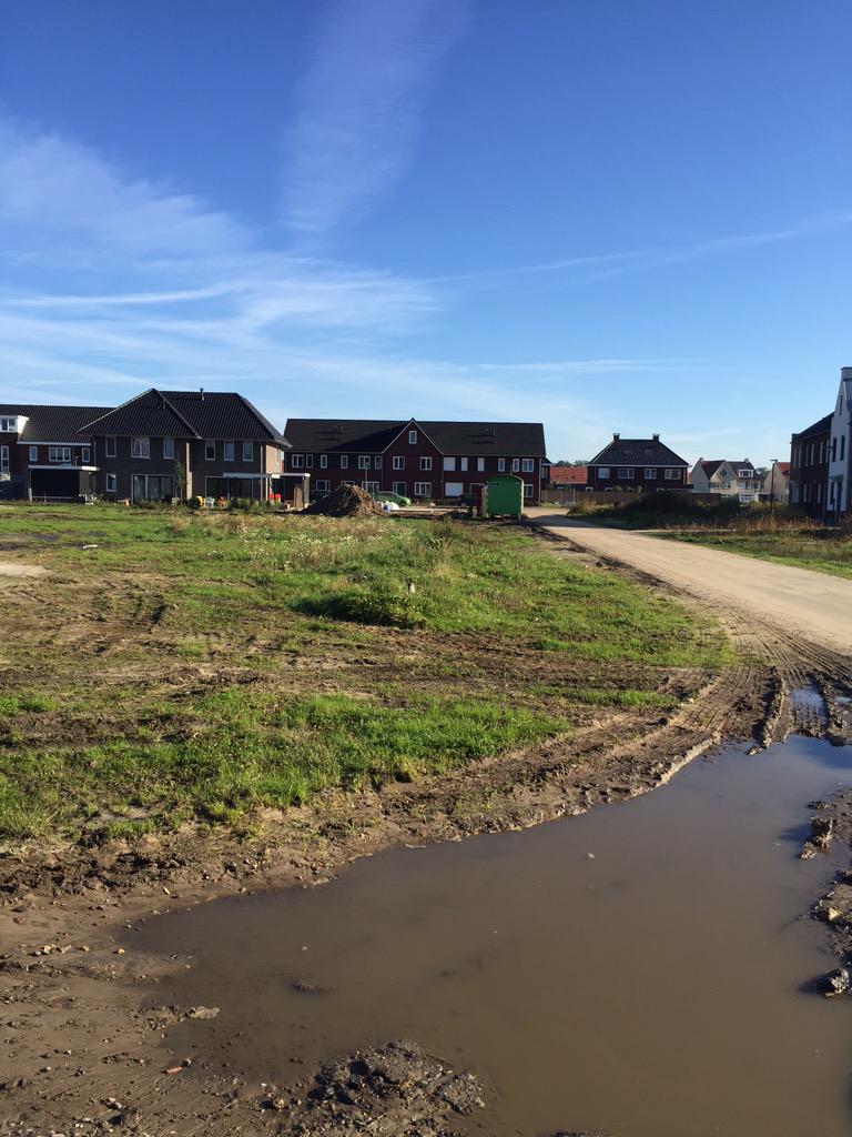 demakelaarborne's tweet photo. Blij met ons volgende #nieuwbouw project van 12 te bouwen #2onder1kap #bornschematen verkoop info #demakelaar http://t.co/etIO2Nrxil