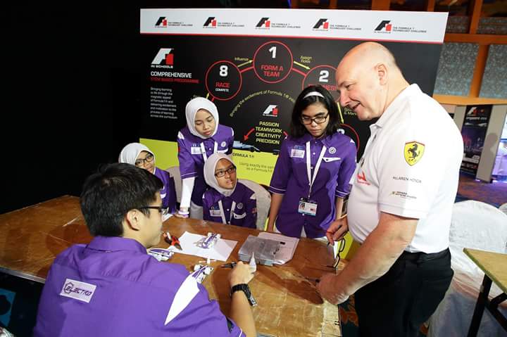 electrosmks9's tweet photo. Official photos by @F1inSchoolsHQ ! #f1inschoolsWF http://t.co/3E5xRNTjGS