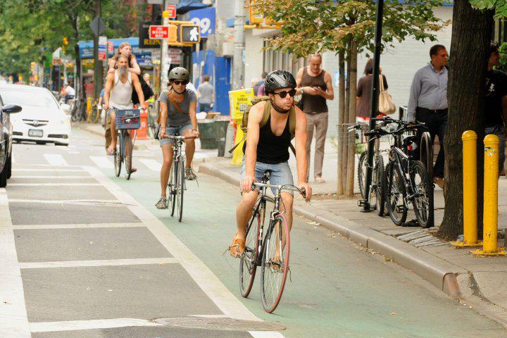 EUGreenCapital's tweet image. New York @NYC now has over 1,600 km of #bicyclelanes, with more planned! ow.ly/SMKXY #green #transport