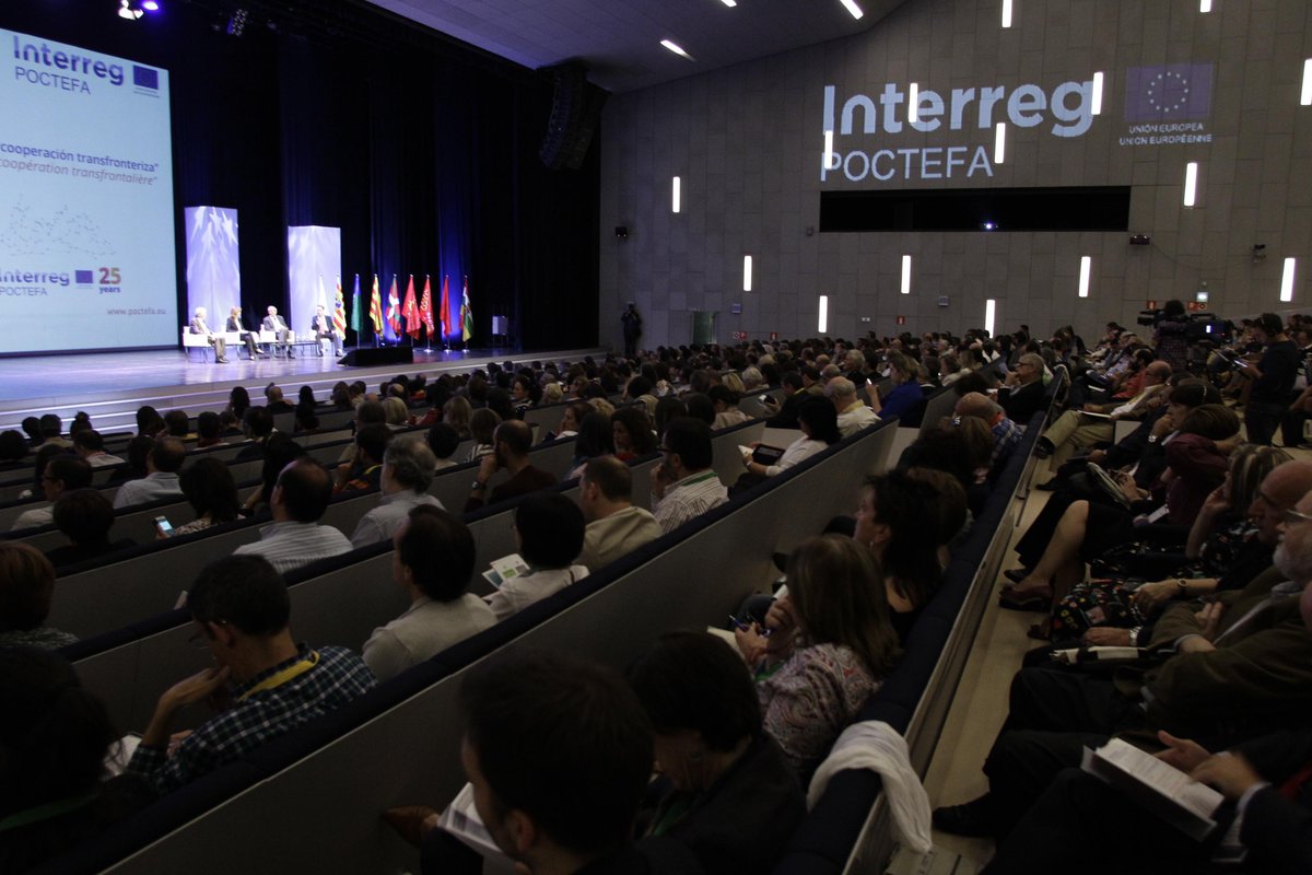 InterregPOCTEFA's tweet photo. Seminario de lanzamiento - Séminaire de lancement #INTERREGV_A #POCTEFA14_20 #Interreg25 http://t.co/5uqHNc9pio