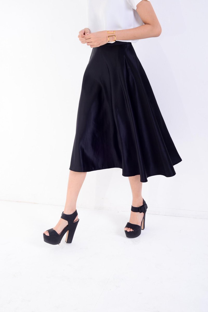 Cakravala_'s tweet photo. VALENTINA &amp; MECCA FULL CLOCK SKIRT >> http://t.co/oQhQyttrzh
#VM #cakravala #localbrand #ootd #fashion http://t.co/SmQi08fouM