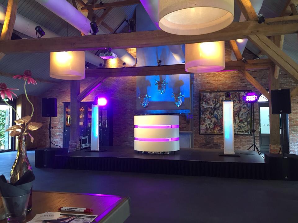 amateaudio's tweet photo. Lovely stage @OpenTopTrouwlocatieRoute #netherlands with Joker. Your best play http://t.co/16IheoEm5v #timelessevents http://t.co/LzWJEWUFqx