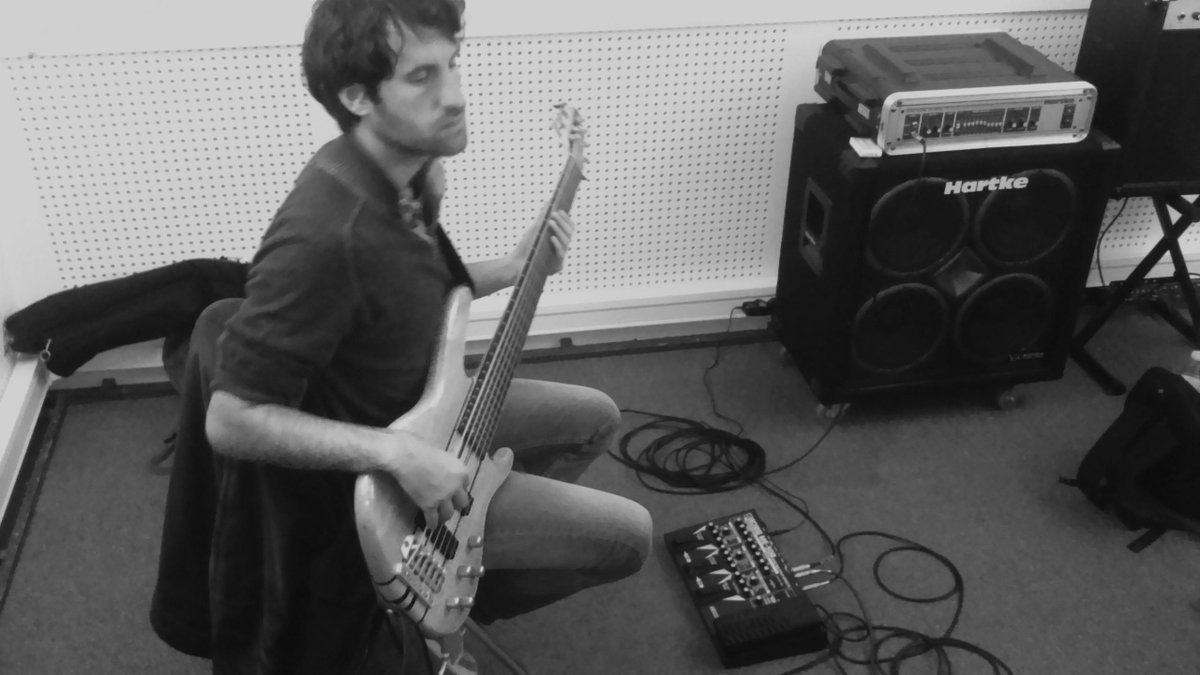 twilightmotion's tweet photo. travail sur le nouveau morceau http://t.co/lBJNAn0Ha8