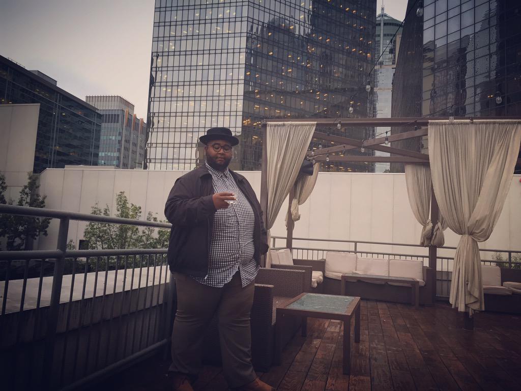 mcb2592's tweet photo. The 🌹 that grew from the concrete... #deep #blessed #prosper #clt #birthday http://t.co/4dmDA7z9BI http://t.co/X0azgj7Fos
