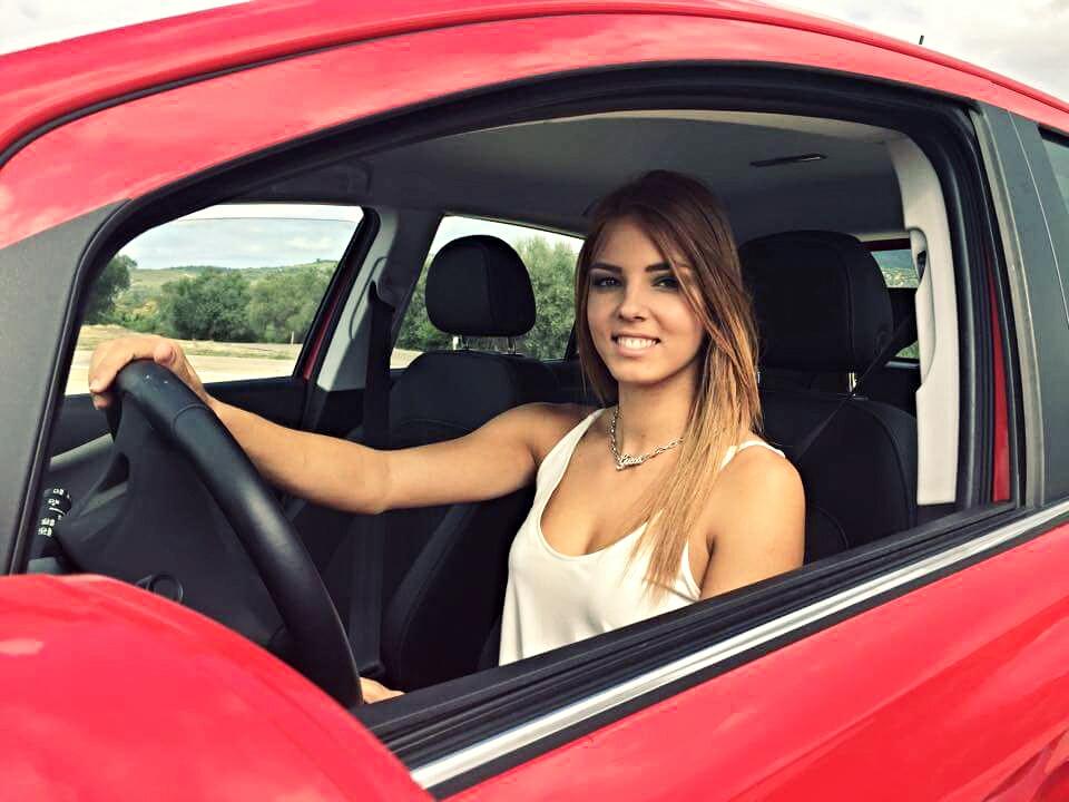 BebaaDasa's tweet photo. Danas sam uzivala u voznji nove opel corse✌#misserbia #serbianbeauty #opel @opelsrbija http://t.co/SKQRO99lEJ