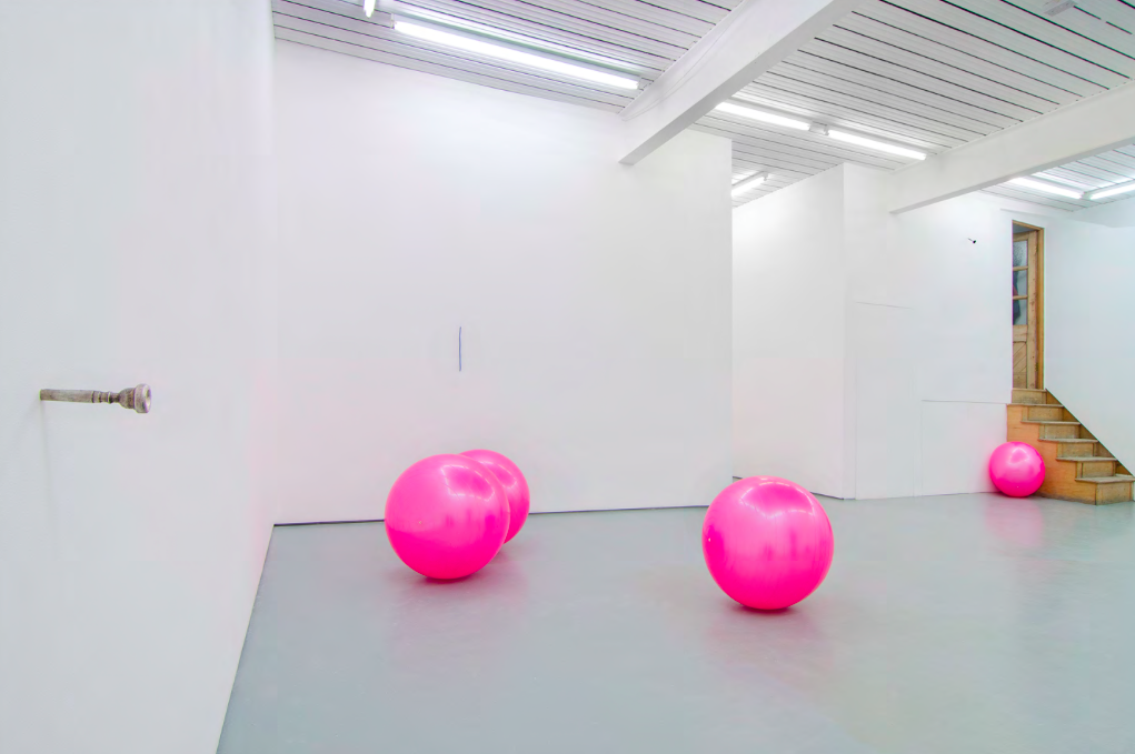 coopslondon's tweet photo. Artist of the day #PhilipNewcombe at @MariaStenfors #London Featured in #CoevalMagazine #Circle #Pink #Design http://t.co/R1JhpFUeLq
