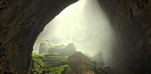 DivniyMir's tweet image. Самая большая пещера в мире Сондонг во Вьетнаме. Длина &amp;gt; 5 км, высота 200 м, ширина 150 м. Общий объём - 38,5 млн м