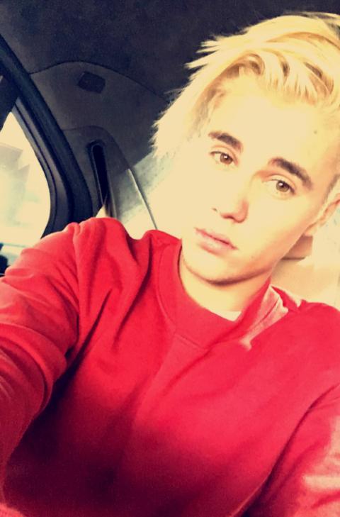insaneinsane_'s tweet photo. que bebé hermoso. #EMABiggestFansJustinBieber http://t.co/o3gxiBAjK1