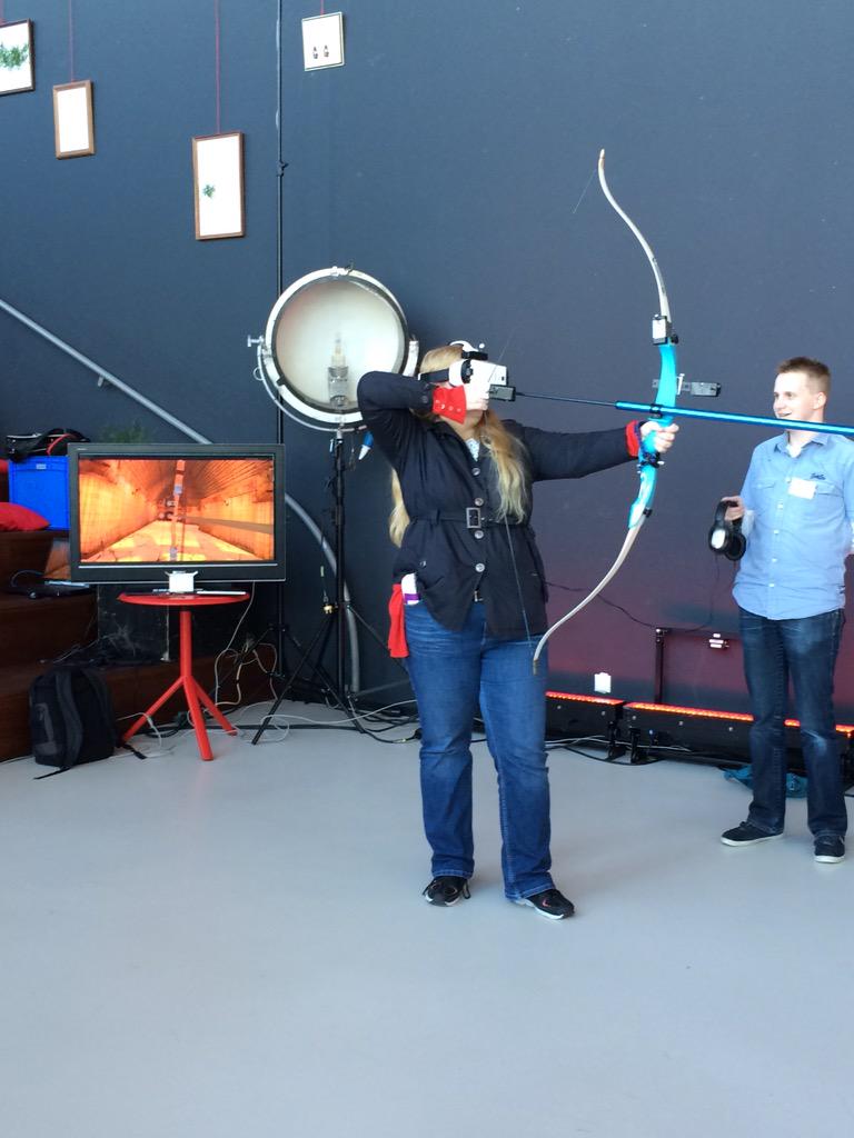 Nedfilmfestival's tweet photo. Op INDIGO is er niet alleen plek voor de computergames, maar ook voor de virtual reality games #NFF2015 #NFFreport http://t.co/i5lgA6F35C