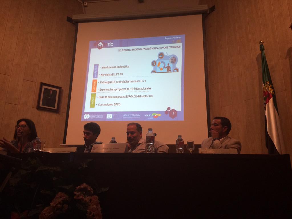 INTROMAC's tweet photo. Jornada #MITTIC / INTROMAC. Llega el turno de la #EficienciaEnergética de edificios a cargo de @INTROMAC + @estg_ipp http://t.co/sKWkuG6vtY