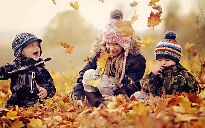 Parcelgenie's tweet photo. So, #autumnin3words - how about rustling brown leaves? Or crisp fresh mornings? Or...bring back summer! Share yours! http://t.co/Lp4tt92KMU