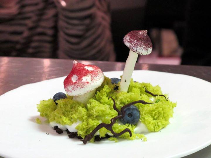 Eat_Out's tweet photo. Sweet man! Watch the first 5 chefs get told that they're #EatOutAward nominees: http://t.co/51qlftYdOq http://t.co/lDD2ZnHzbB