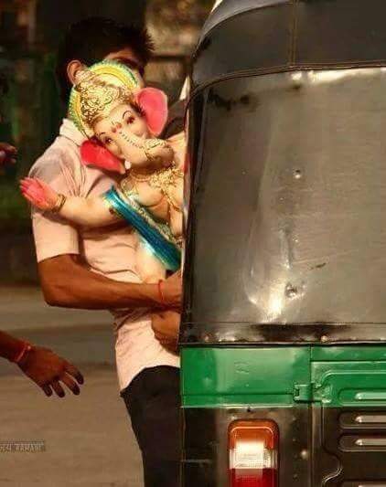 SoniaSpeakeng's tweet photo. #IAMPhotography #SmallPleasures in luv wid dis pic . O my firend Ganesha ,Tum rehna saath hamesha !! #ganpativisarjan http://t.co/rFzso10iUv