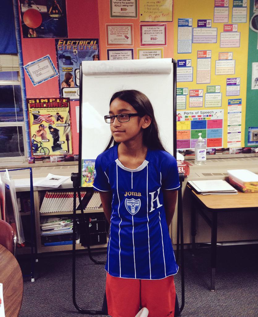 Kids showing off their knowledge about the Honduran flag! #HispanicHeritageMonth <a href="/wle_elem1955/">Westlake Elementary</a> <a href="/WayneLAP/">Wayne LAP</a> #wearewayne