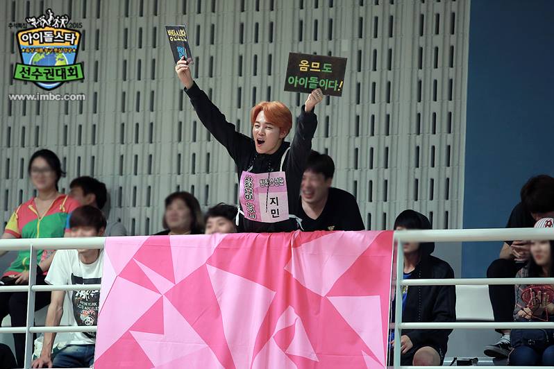 youngest_planet's tweet photo. ติ่งก้าหนักกว่ากูก็จีมิน ถถถถ
> < #YOONMIN น่ารัก #SUGA #JIMIN @BTS_twt http://t.co/LhT90fZnAp