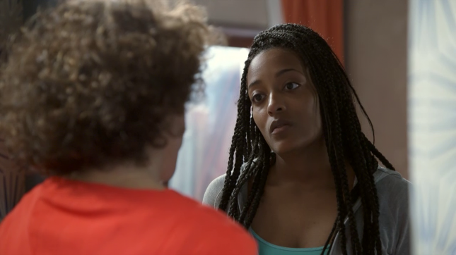 / #Mistral Info / Le secret de #Vicky, la new locataire du #Celeste=> snip.ly/2YiC Que cache-t-elle? #pblv