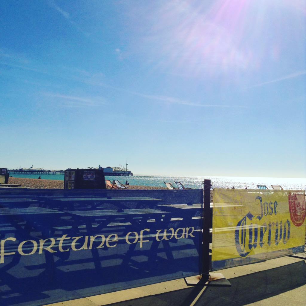 fortunebrighton's tweet photo. It's very nearly October and we are lucky enough to have days like this ! #viewatwork #brighton  #beach #sun http://t.co/WINwyesBEb