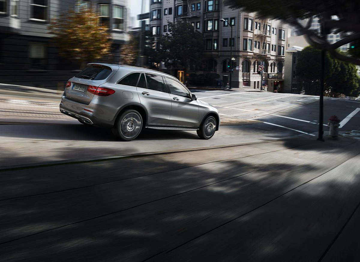 MercedesBenzKSA's tweet photo. ملائمة لجميع الطرق . مرسيدس- بنز الفئة جي ال سي الجديدة
The best for every ground . Mercedes-Benz #GLC_class http://t.co/guOqQdw6J0