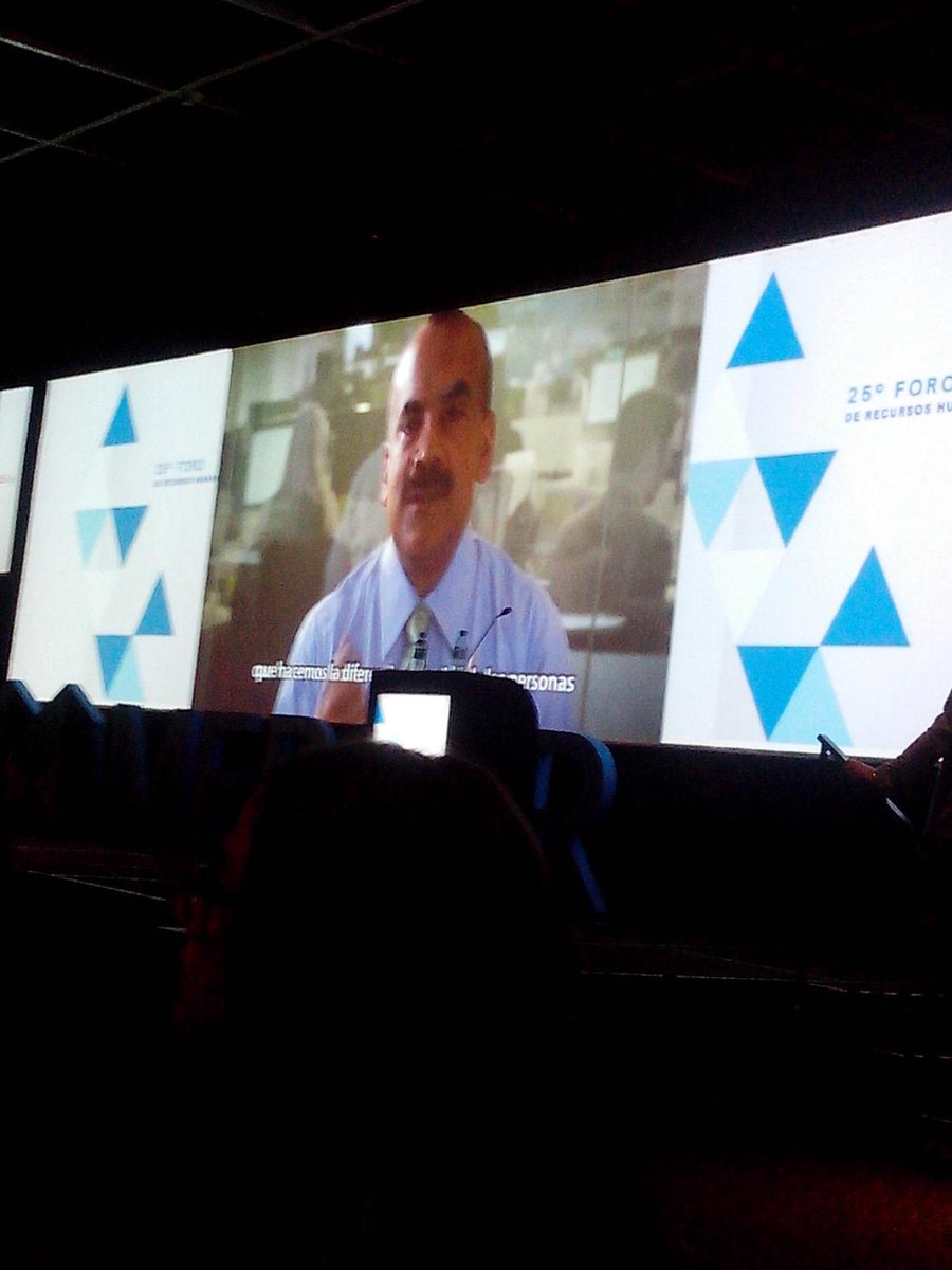 luluzorzi's tweet photo. @japortalatin en #ForoMercer Argentina compartiendo nuestros pilares @MercerLatAm http://t.co/O9WSGftO5I