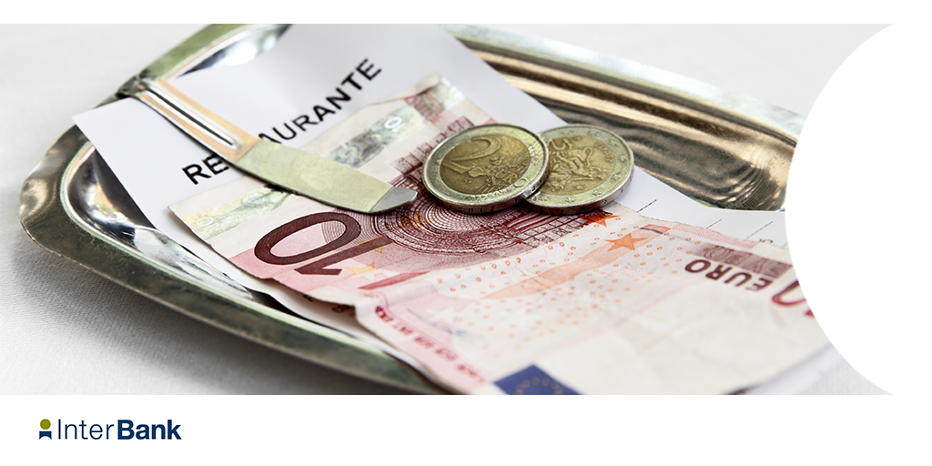 Nederlanders geven gemiddeld 4% fooi. Dat komt meestal neer op 'gewoon' afronden naar boven. #fooi #wistjedat