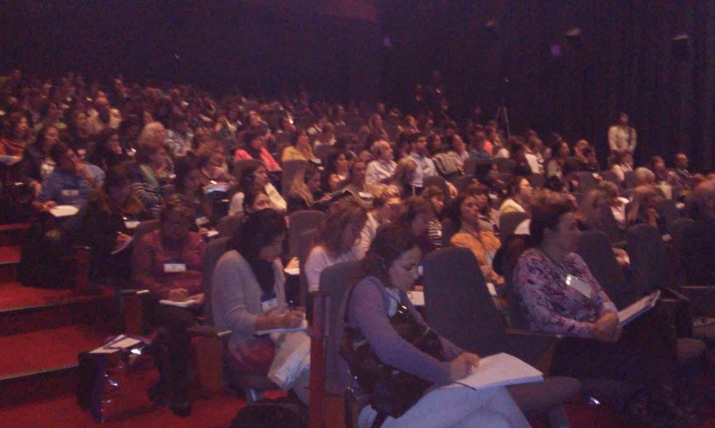 INECOArgentina's tweet photo. @ManesF abrió a sala llena el #Simposio2015 de #FundaciónINECO http://t.co/0T42w4gsyO