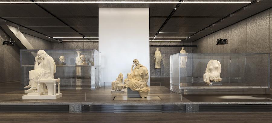 STALLI, PIEDISTALLI, VETRINE E PODI #koolhaas di fronte al Classico | di Marco Biraghi goo.gl/S5hW6m