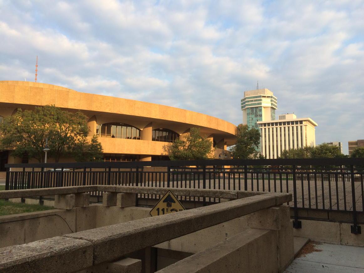 StephanieKohlho's tweet photo. Another lovely day heading into the office #downtownict #positivelywichita http://t.co/ikvOV2j4Cu
